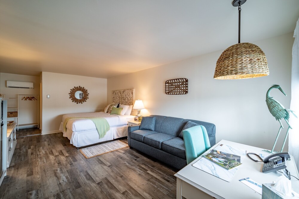 Ocean Glass Inn - photo 27