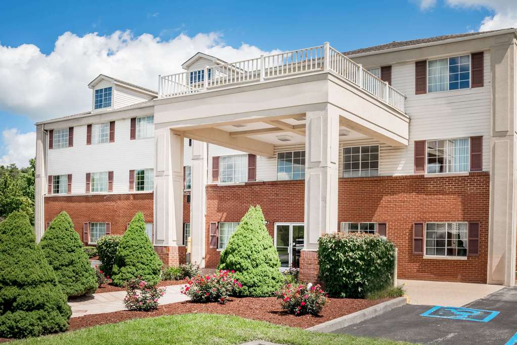 Days Inn by Wyndham Norton — hotel in Norton