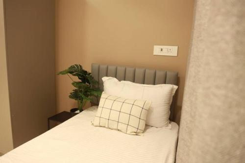 Downtown 2 and half BHK Appt Mahalaxmi 1201