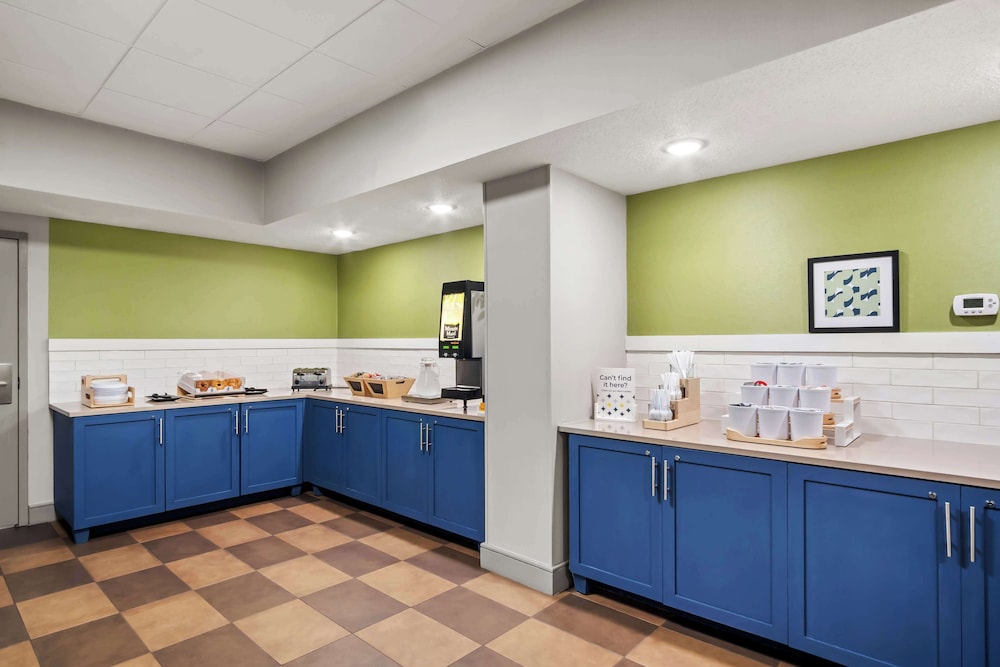 Spark by Hilton Stevensville - photo 62