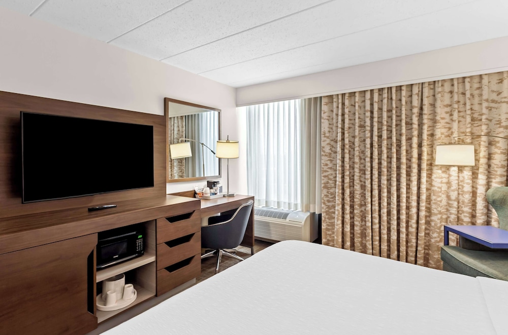 Hampton Inn Chicago Naperville - photo 15