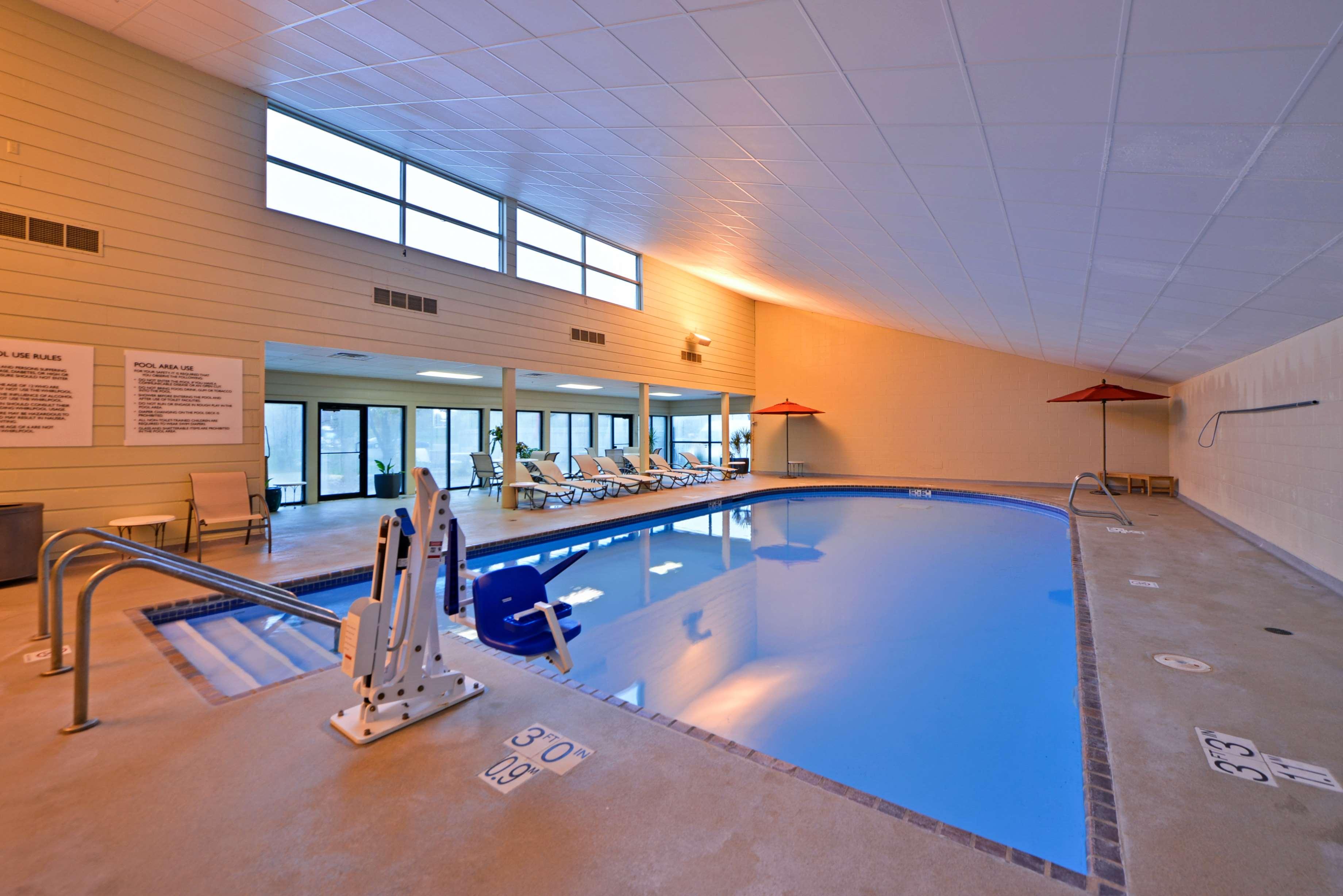 Radisson Hotel Madison - photo 16