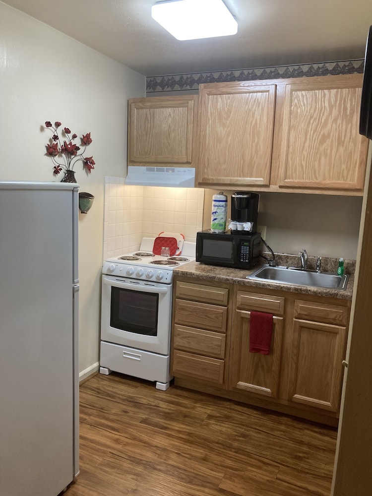 Affordable Corporate Suites Lanford - photo 29