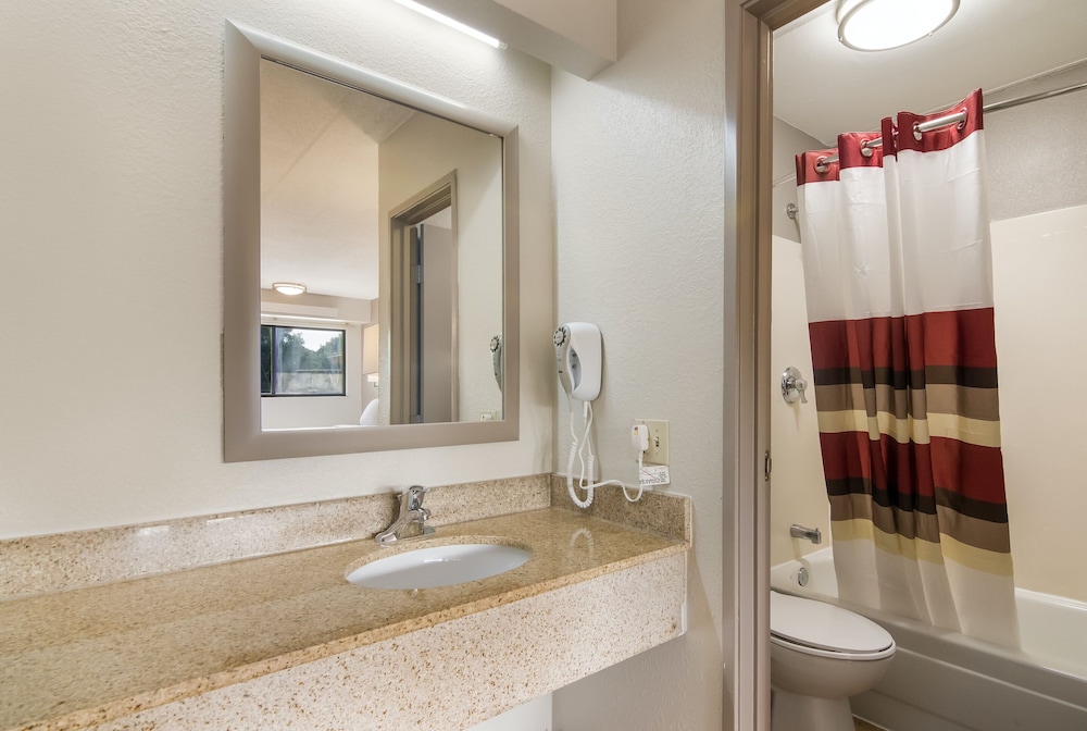 Red Roof Inn Durham Triangle Park - photo 20