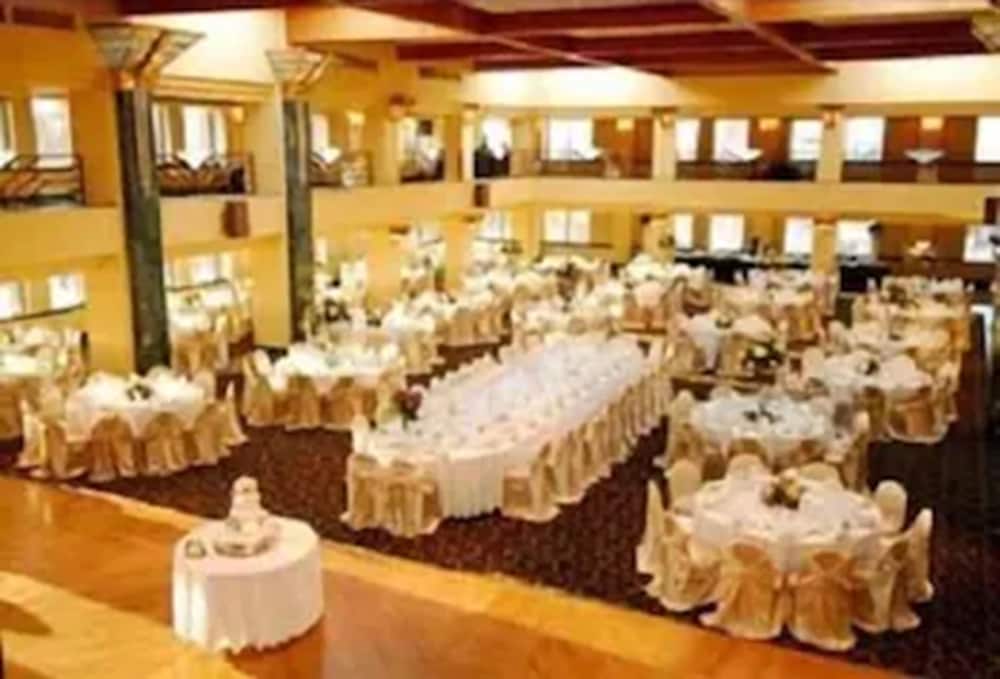 Atheneum Suite Hotel - photo 16