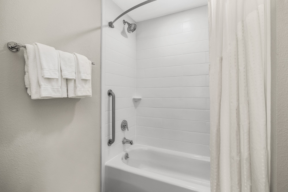 Holiday Inn Express & Suites Hardeeville Hilton Head by IHG - photo 24