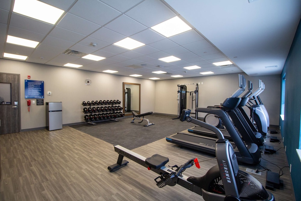 Hampton Inn & Suites North Attleboro - photo 24