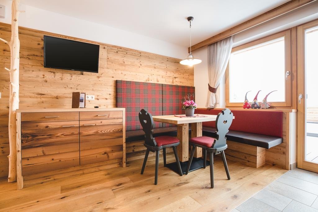 Hotel Kompatscherhof — Luson — photo 3