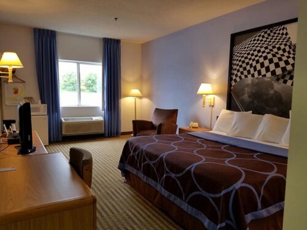 Super 8 by Wyndham Huntington - photo 3