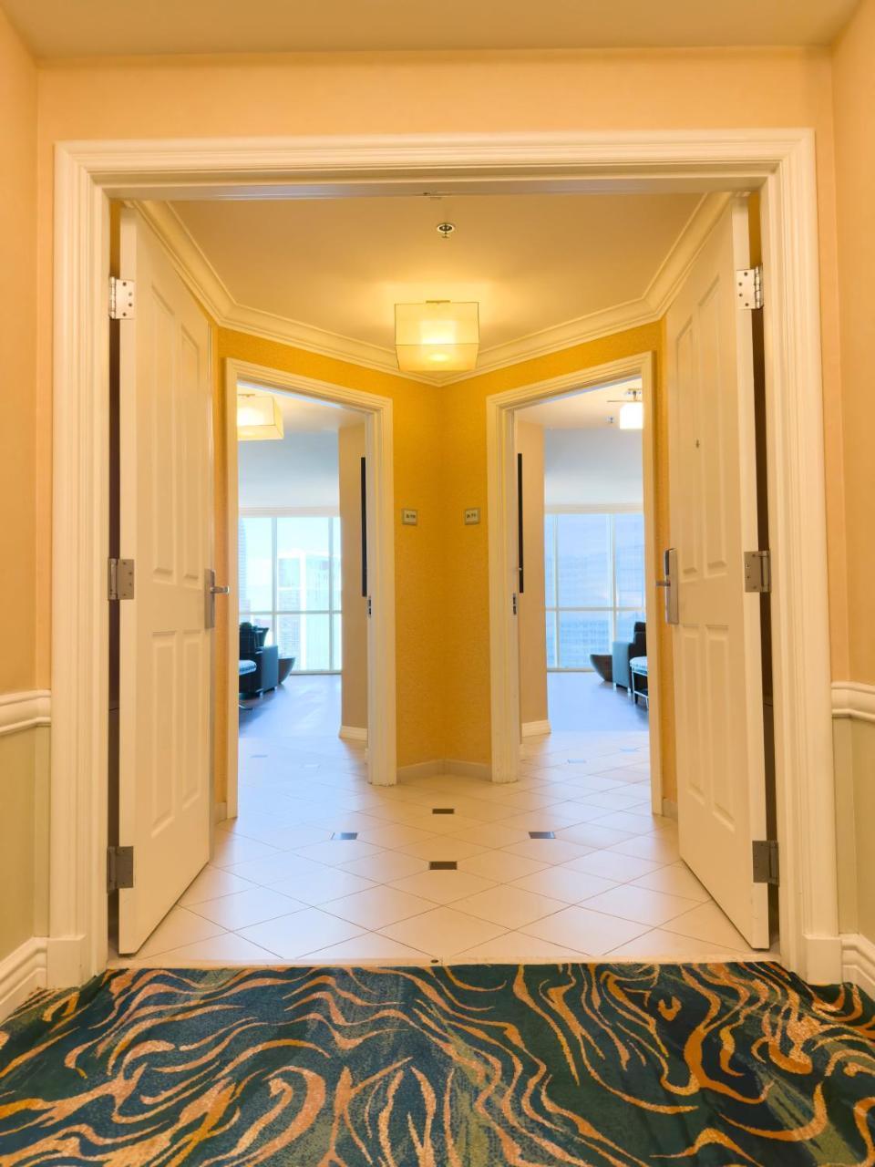 No Resort Fee Strip View Suite Free Valet Pool