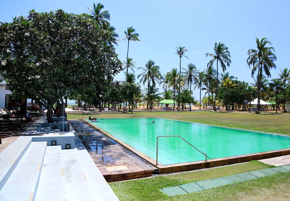 Pegasus Reef A Beach Resort in Colombo