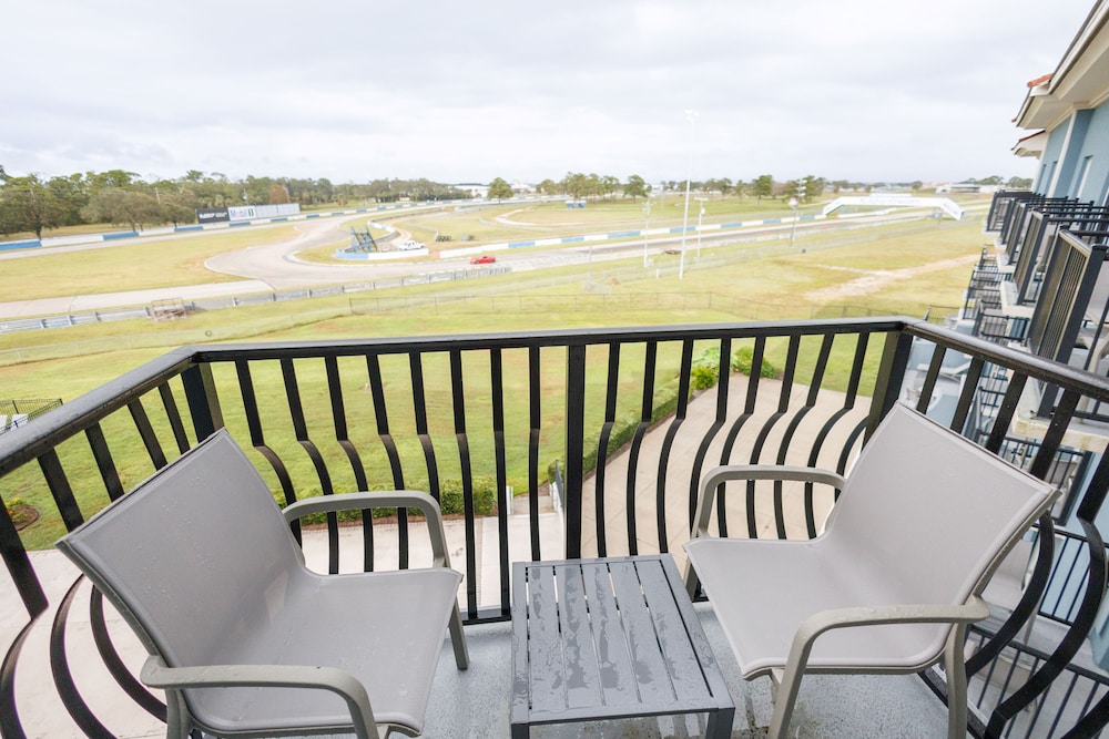 SEVEN Sebring Raceway Hotel - photo 57