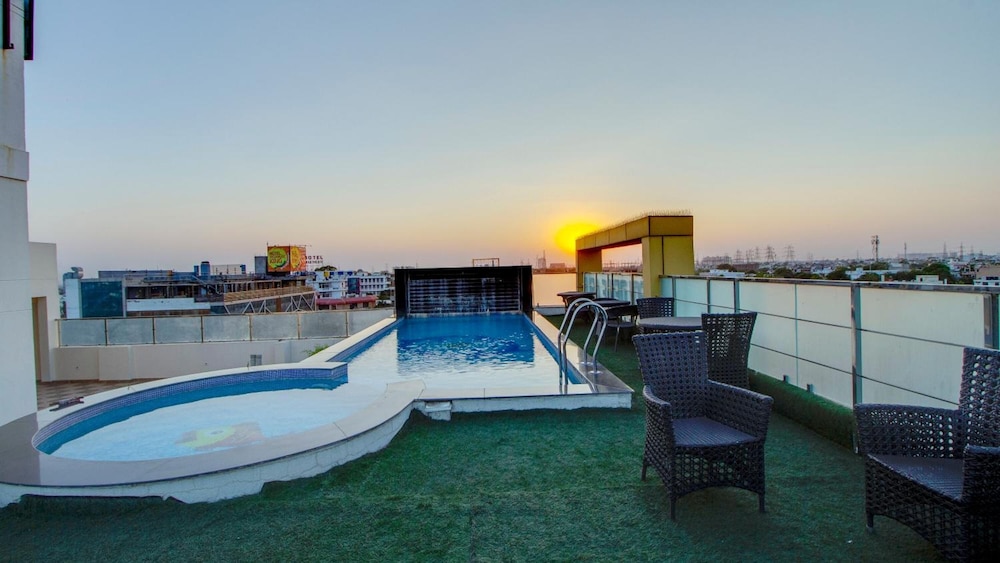 Golden Eagle By wizowll Group of hotels — 4-Star Luxury Hotel in Jaipur, India