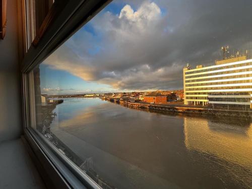 Lovely Sleeps 6 2 baths Riverside Views Parking GY — 4-Star Luxury Hotel in Great Yarmouth, United Kingdom