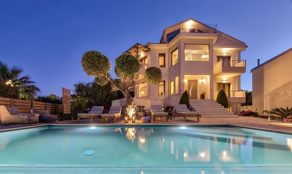 Pasithea Elegant Villa — 4-Star Luxury Hotel in Zakynthos, Greece