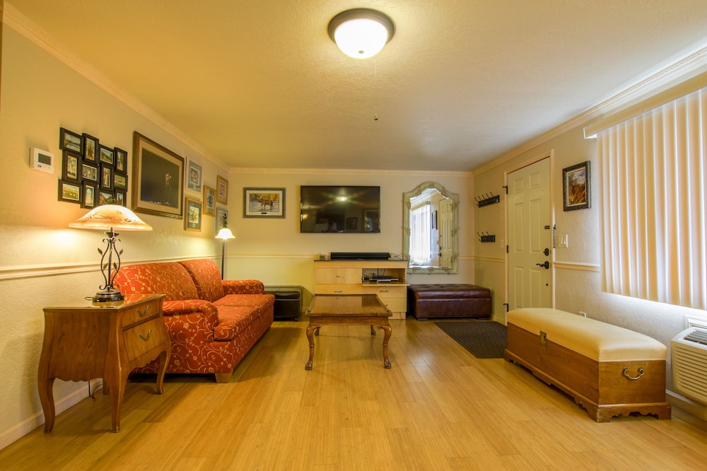 Yellowstone Gateway Inn - photo 84