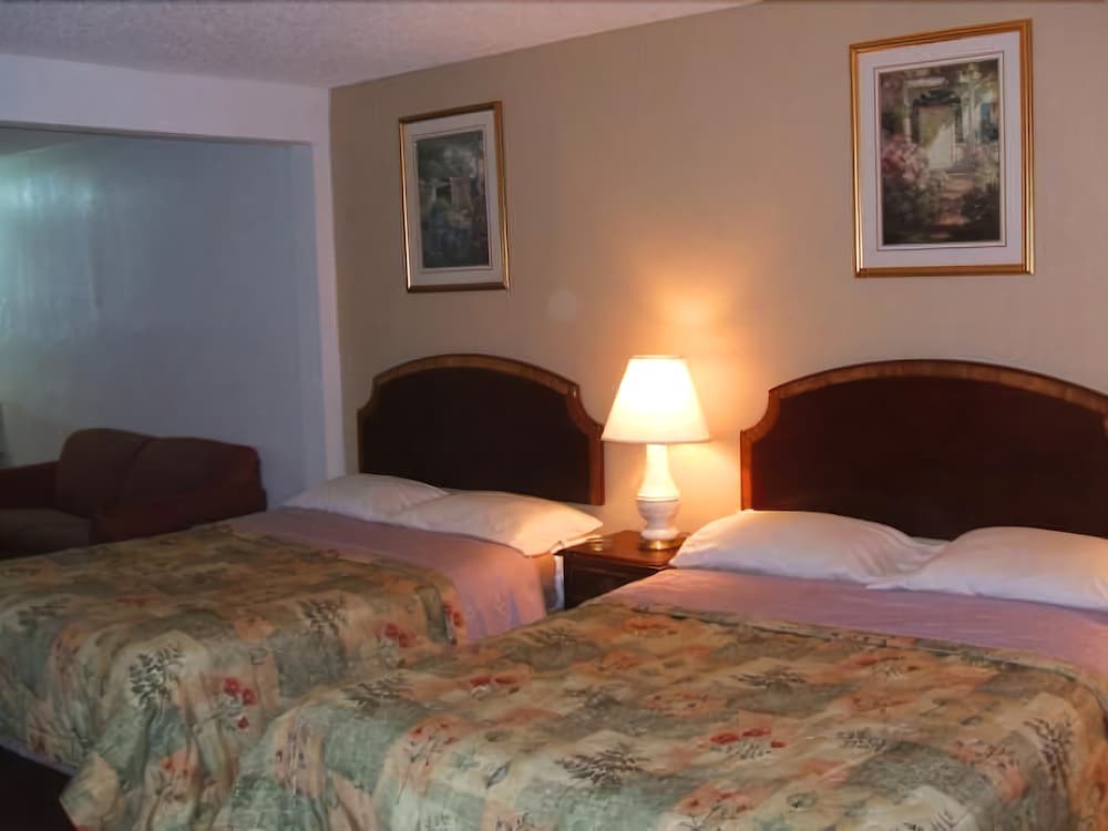 A Victory Inn and Suites Detroit - photo 2