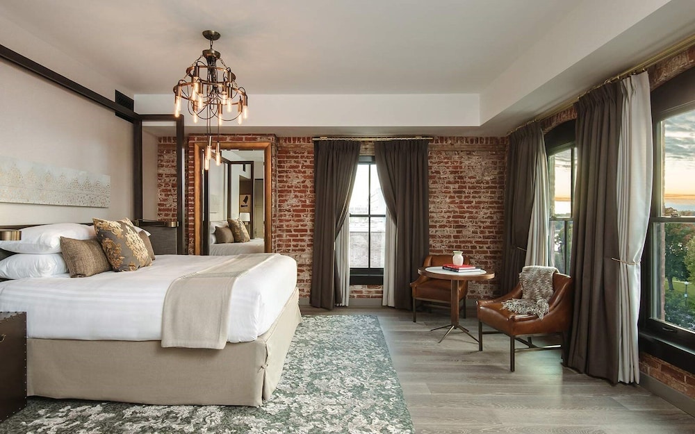The Charmant Hotel - photo 12