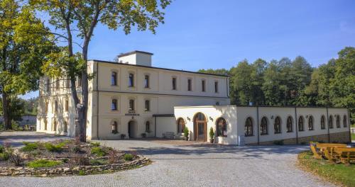 Hotel Stary Młyn — hotel in Suchedniow