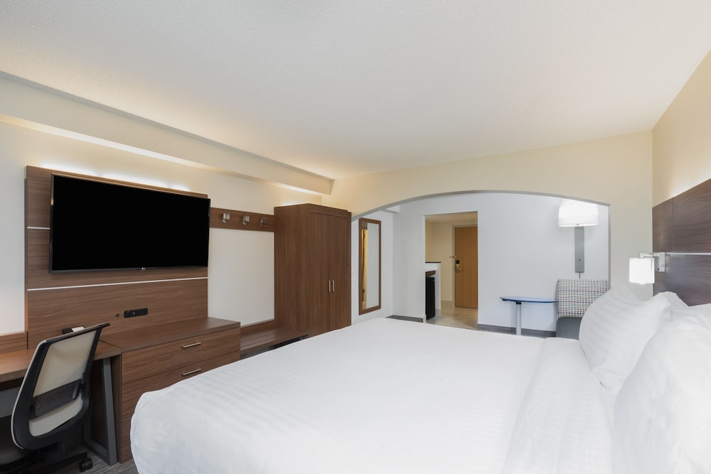 Holiday Inn Express Hotel & Suites Louisville East by IHG - photo 10