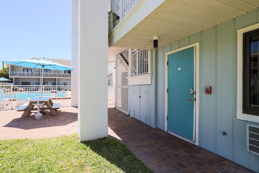 Coastal Waters Inn - photo 28