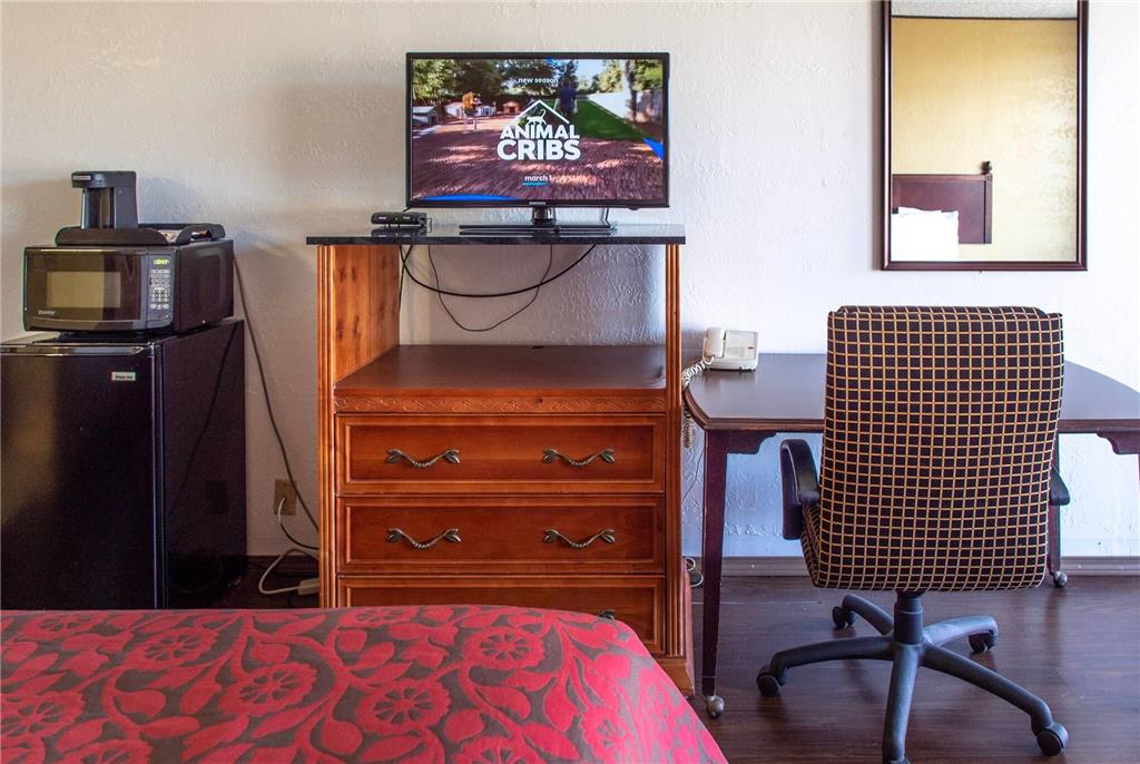 Days Inn by Wyndham Clinton - photo 10