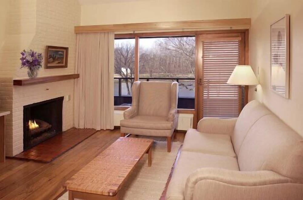 New Harmony Inn Resort and Conference Center - photo 9