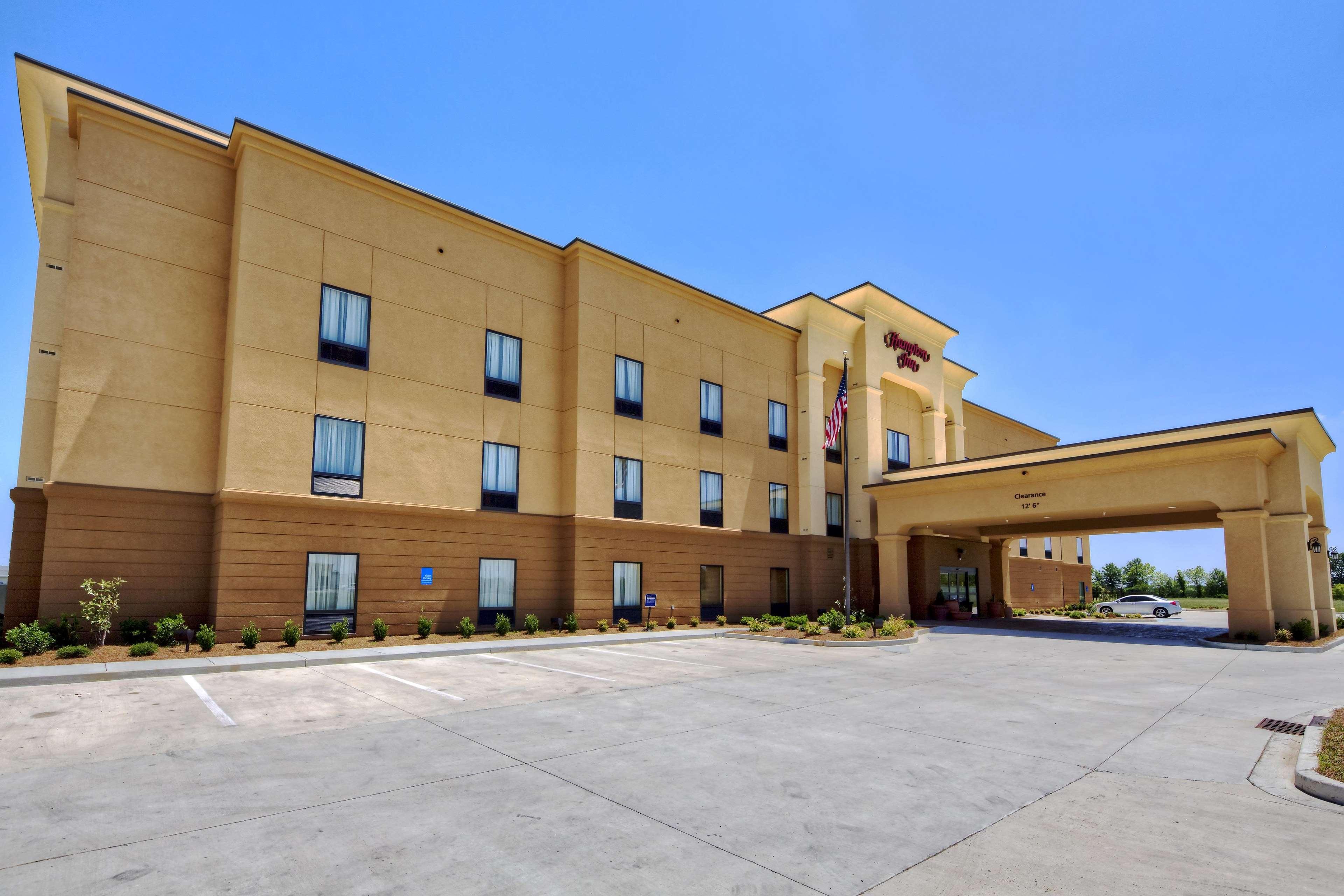 Hampton Inn Indianola - photo 13