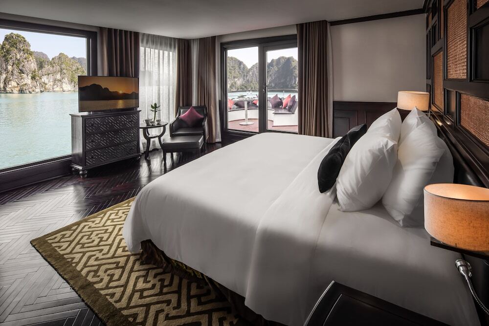 President Cruises — 5-Star Luxury Hotel in Ha Long, Vietnam