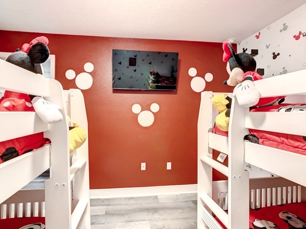 Fun Games & Relaxation At Solterra Resort 6 Bedroom Home by Redawning - photo 11