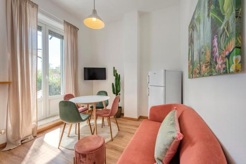 Duomo Navigli1 Splendido Apt Per 4 Con Terrazzo — 4-Star Luxury Hotel in Milan, Italy