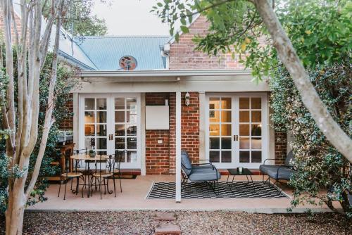 Kialla Cottage An Idyllic Country Escape — 4-Star Luxury Hotel in Mudgee, Australia
