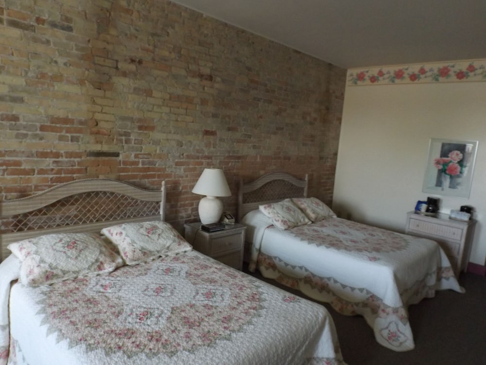 Hermanns European Inn - photo 8