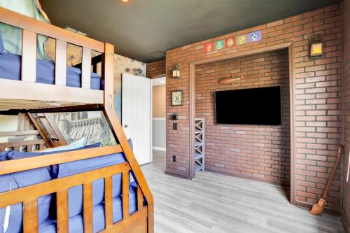 Themed Luxury 6BR Getaway with Resort Amenities - photo 28
