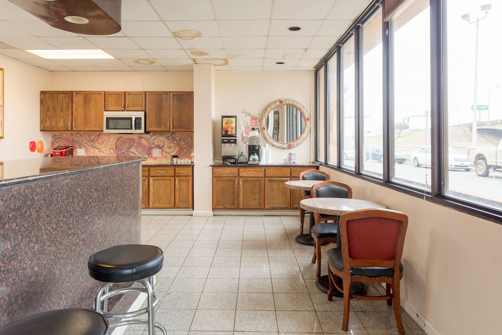 Bossier Inn and Suites - photo 33