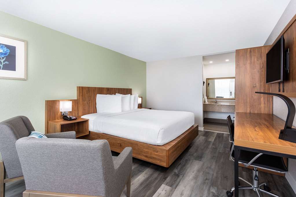 Ramada by Wyndham Altamonte Springs Near I 4 - photo 13