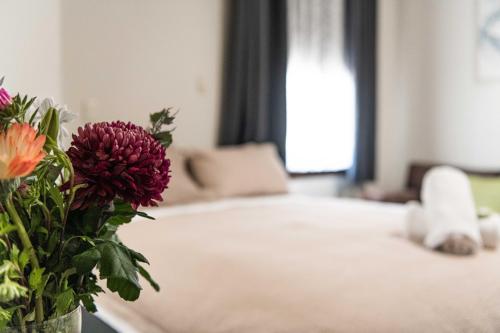 New Crown Hotel Motel - carbon neutral hotel in Hay