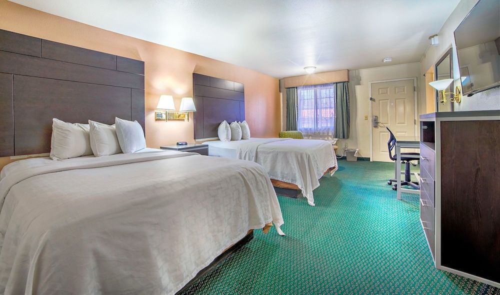Turlock Inn - photo 2