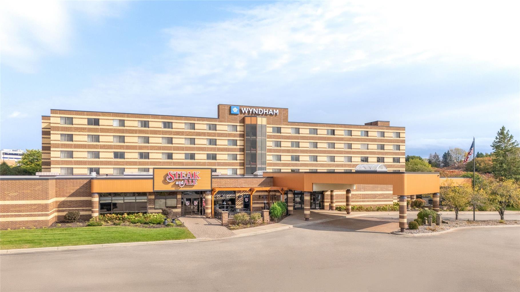 Wyndham Minneapolis South Burnsville - photo 2