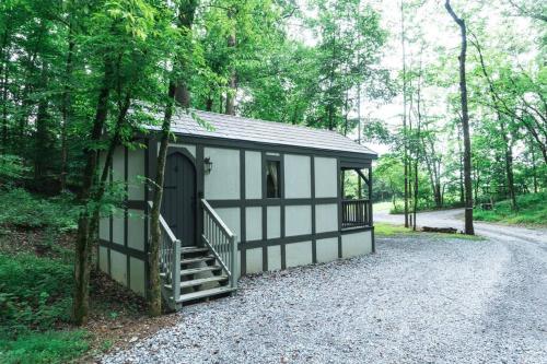 Tiny Home Cottage Near the Smokies #6 Greta - featured photo