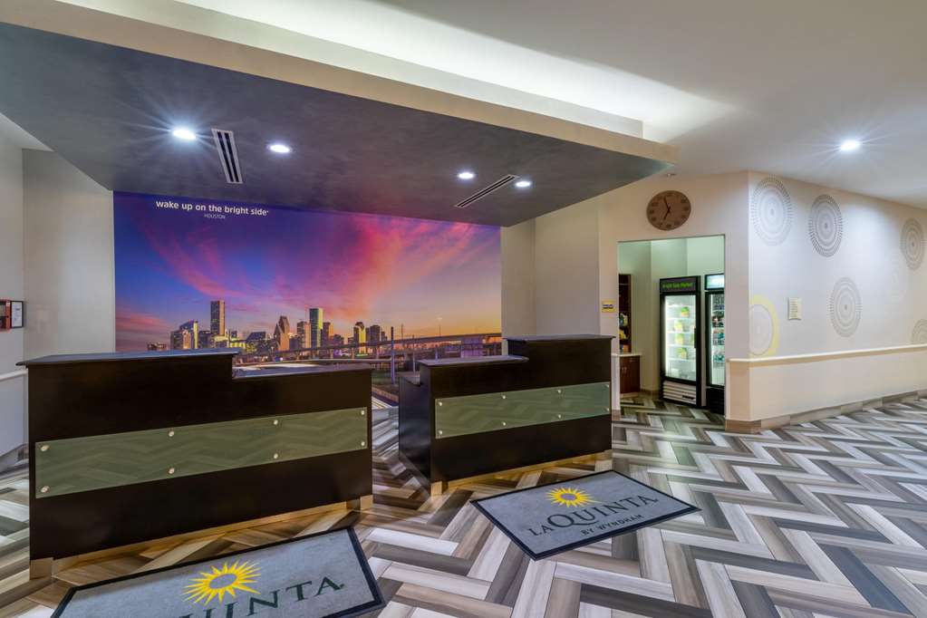La Quinta Inn & Suites by Wyndham Houston NW Beltway8 WestRD - photo 5