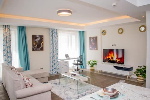 Capital M Luxury 1br by BednBeyond Eagle Westlands Nairobi with a Pool and City View — 4-Star Luxury Hotel in Nairobi, Kenya