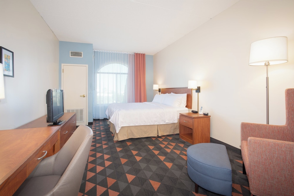 Holiday Inn & Suites Goodyear West Phoenix Area by IHG - photo 26