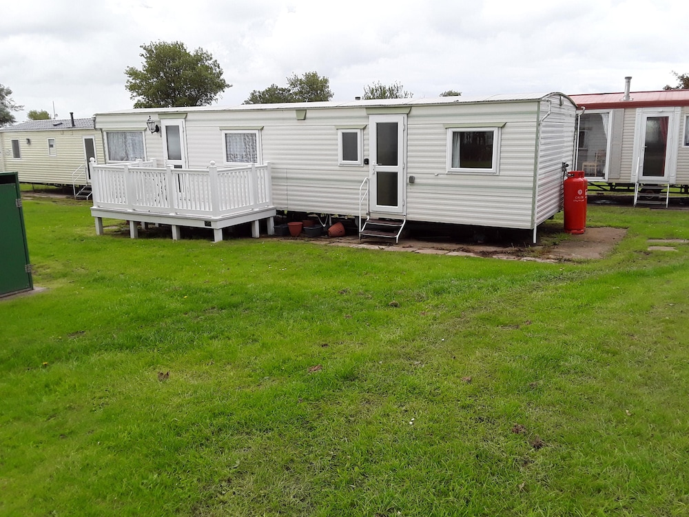 3 bed Caravan Approx 10 Mins From Beach Bill 1 in Kingston Upon Hull, United Kingdom