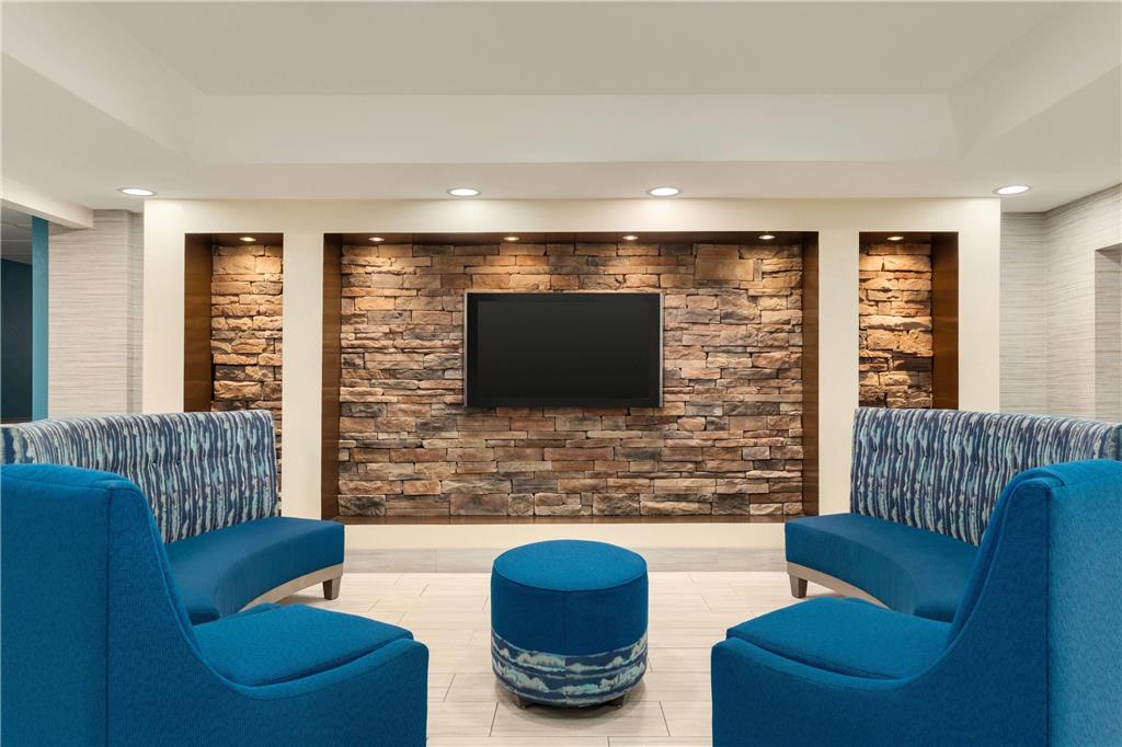 Days Inn & Suites by Wyndham Prattville Montgomery - photo 6