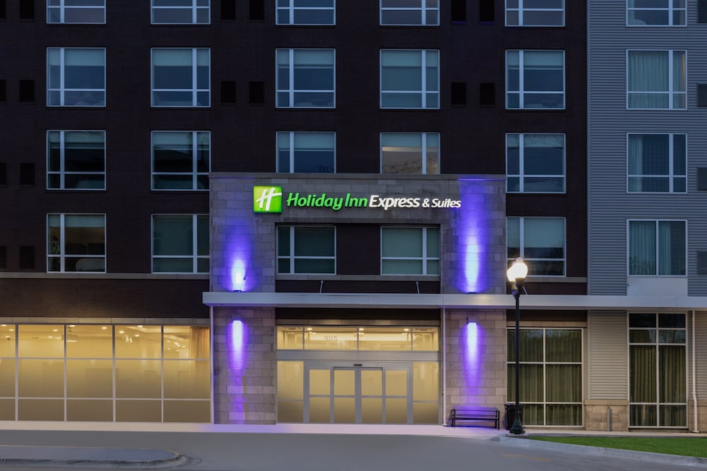 Holiday Inn Express & Suites Lincoln Downtown by IHG - photo 39