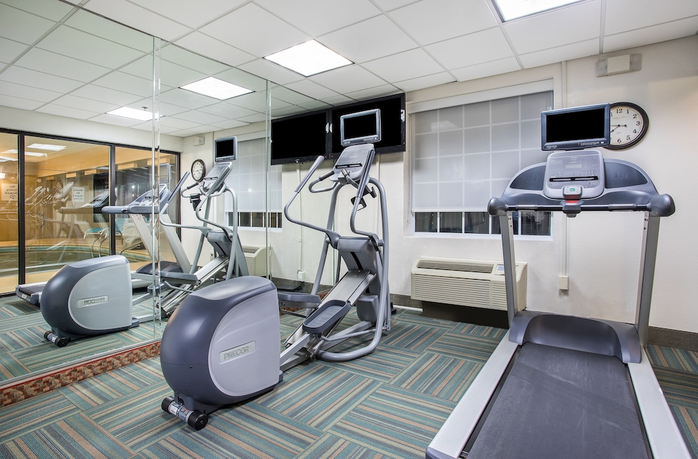 Holiday Inn Express & Suites Alcoa by IHG - photo 23