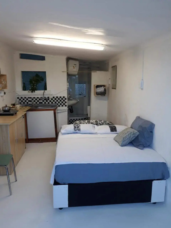 Cozy Private En Suite Studio — 4-Star Luxury Hotel in Cape Town, South Africa
