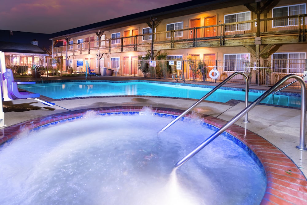 Days Inn by Wyndham Lebec - photo 14