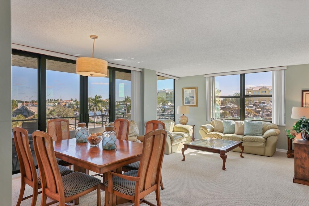 Anchorage Resort 2 bedroom 4th Floor Condo Southern View Siesta Key 2 Condo in Siesta Key, United States